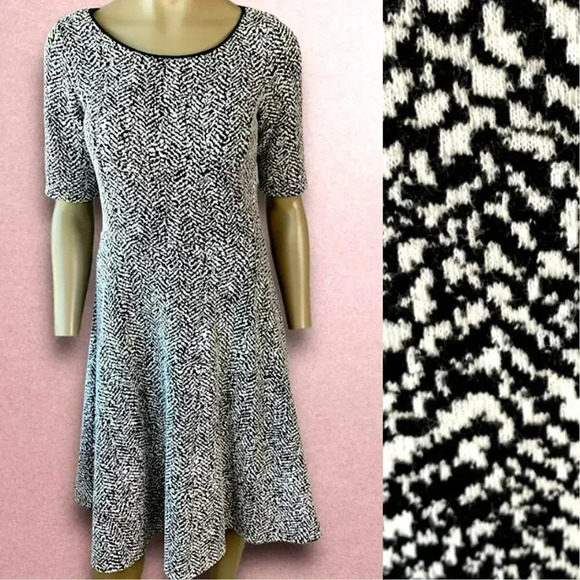 Lands' End Short Sleeve Fit Flare Stretch Knit Sheath Dress Size 6-8 Black White - Picture 1 of 16